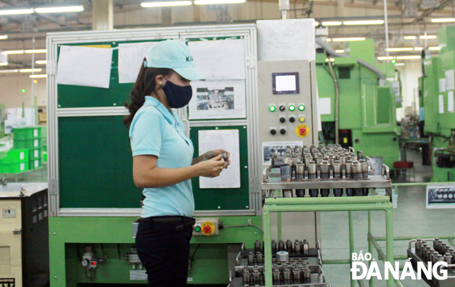 an employee from the tokyo keiki precision technology
