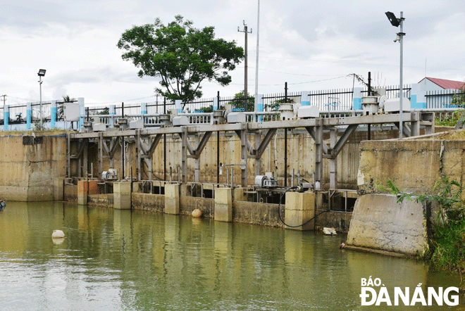 automatic salinity monitoring data and a control system