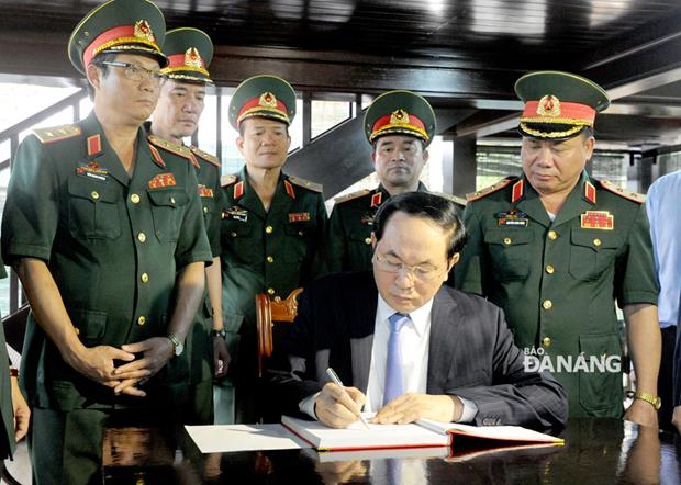 bac tran dai quang 10