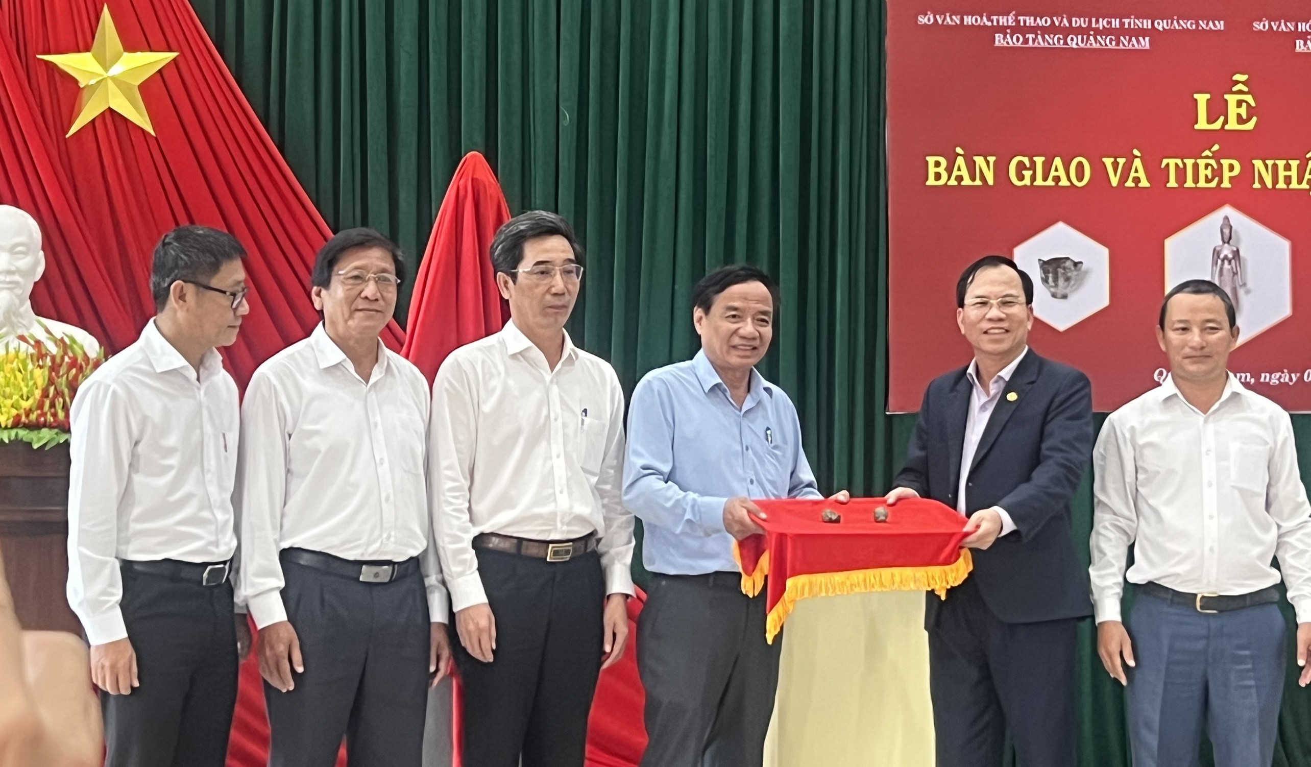 ban giao chi tiet cua tuong bo tat tara