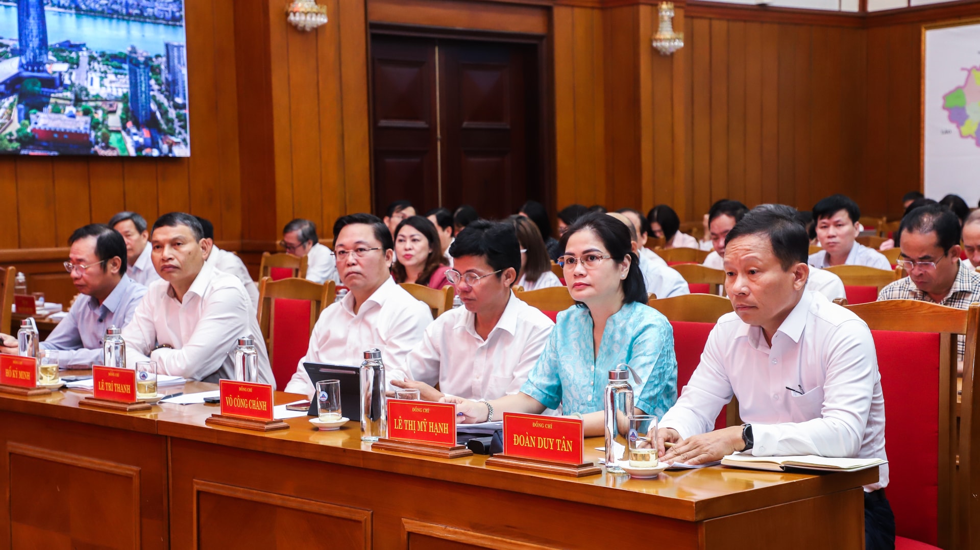 ban thuong vu dang uy chuan bi dai hoi 7