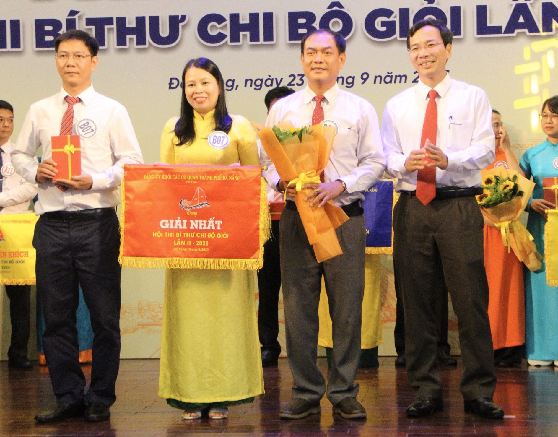 bi thu chi bo gioi 2023