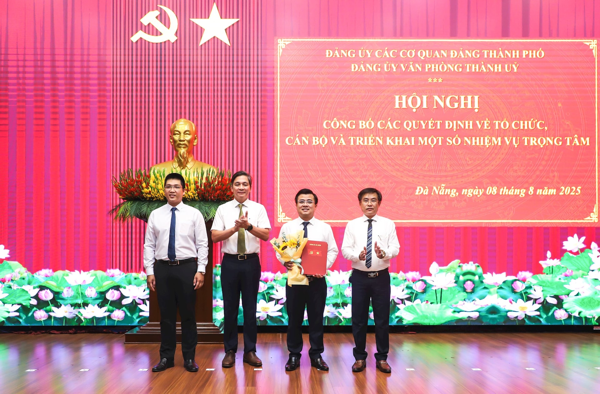 bi thu dang uy van phong thanh uy 2