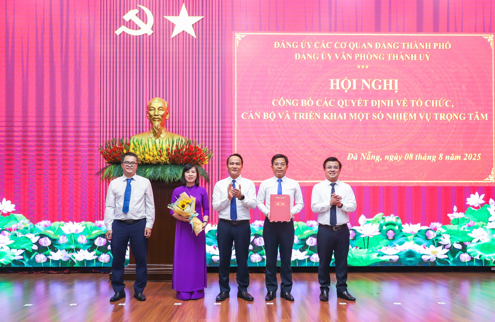bi thu dang uy van phong thanh uy