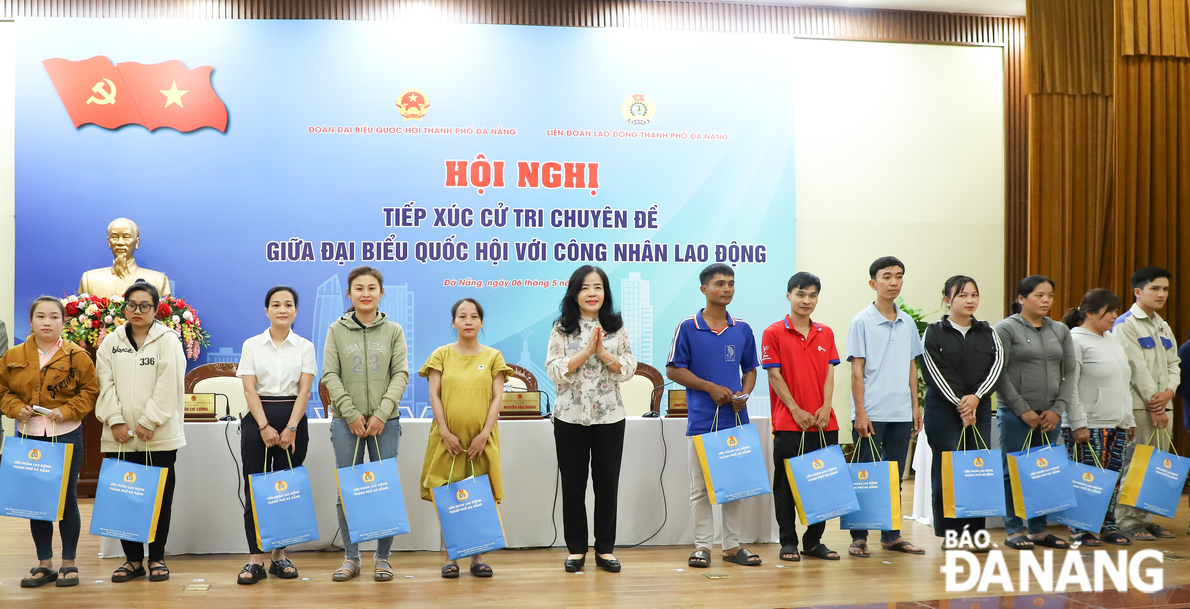 bi thu thanh uy tiep xuc cong nhan 2c lao dong 3