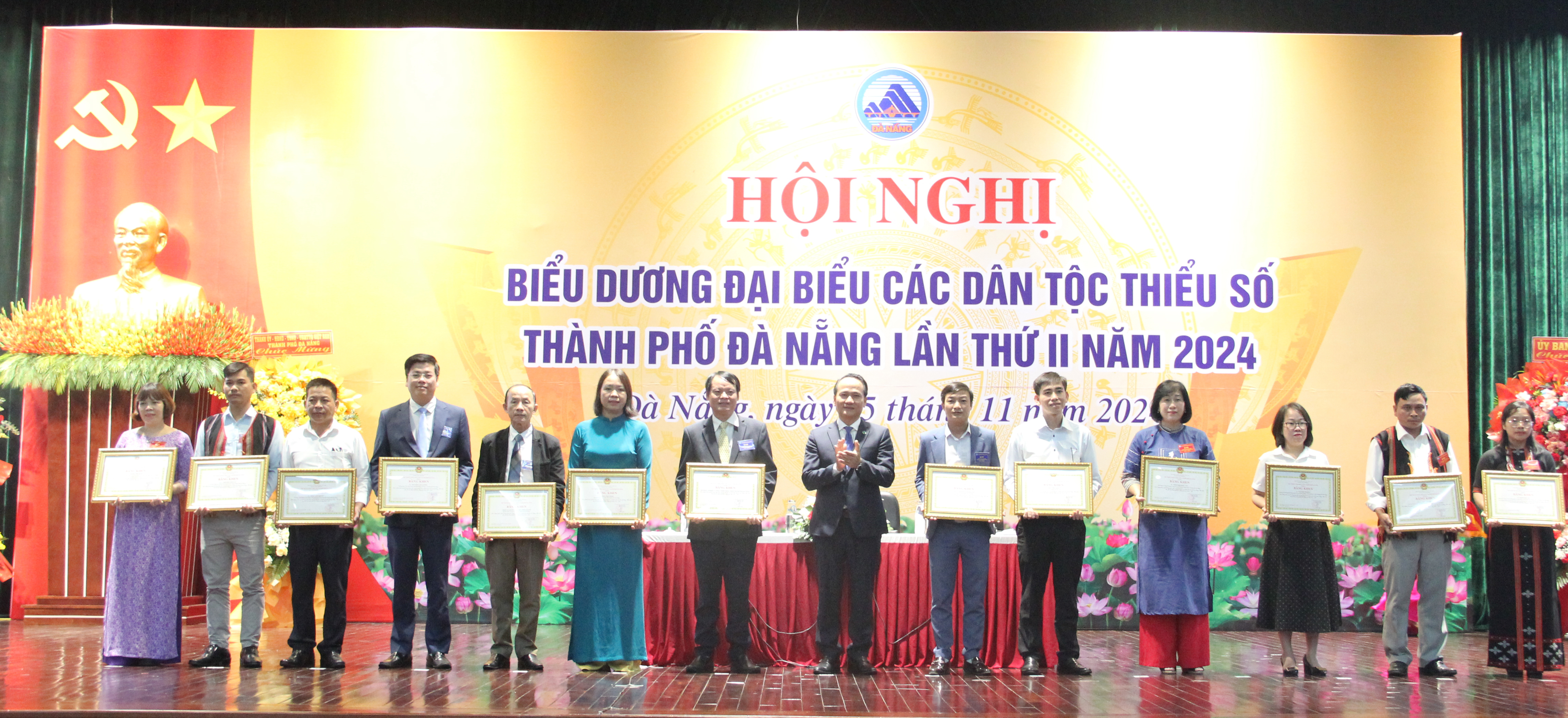 bieu duong dan toc thieu so tieu bieu 2024 3