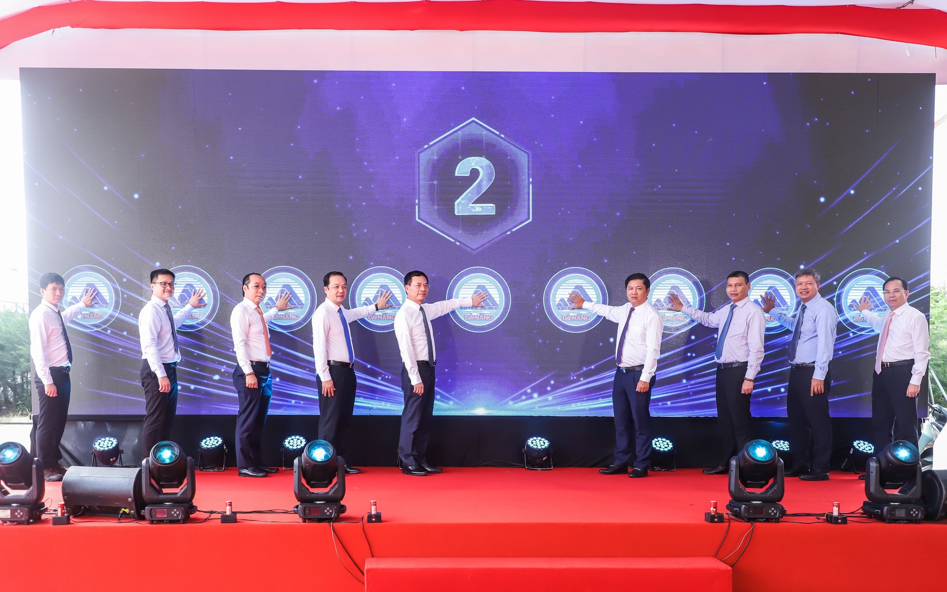 bo truong nguyen manh hung lam viec voi dn 7 25 1
