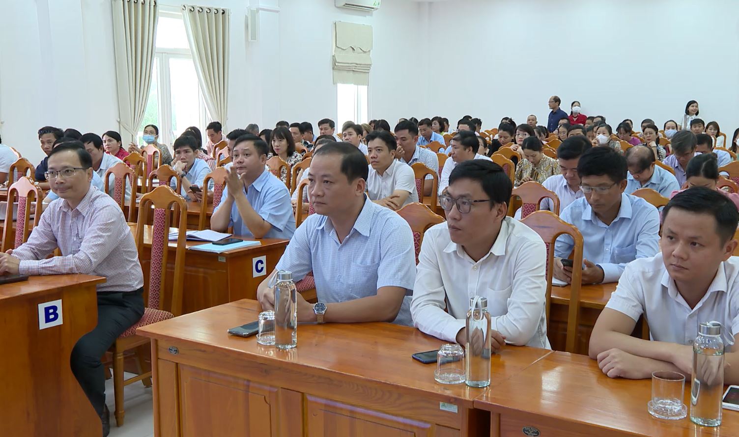 boi duong nghiep vu cap uy co so 1