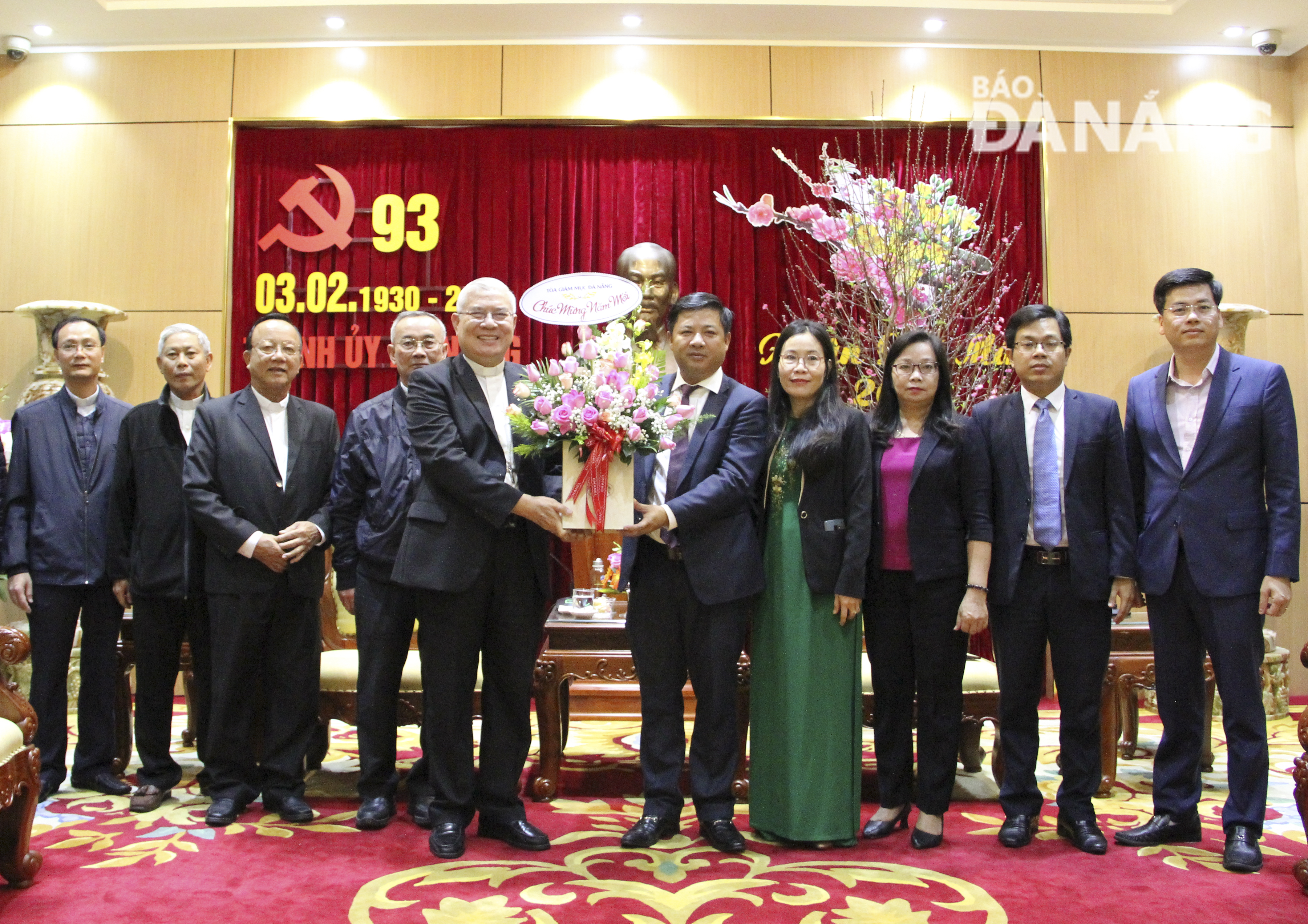 cac don vi chuc tet thanh pho 3
