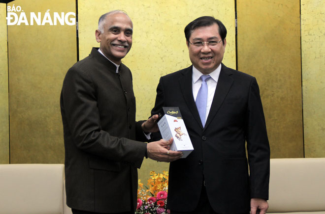 chairman tho 28right 29 and indian ambassador harish