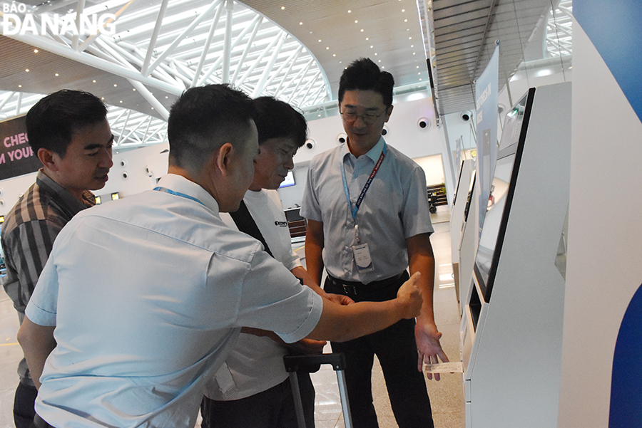 check in tu dong tai san bay 4