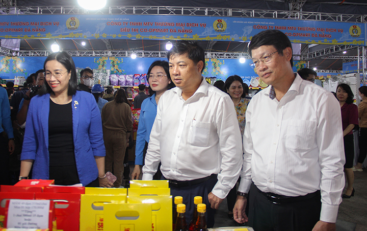cho tet cong doan nam 2024 3