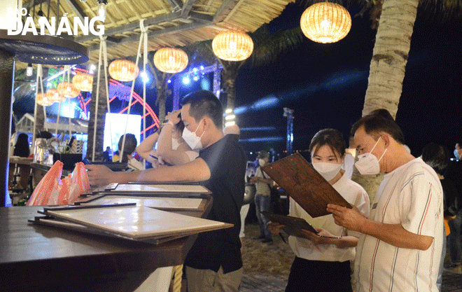 choosing nighttime tourism services