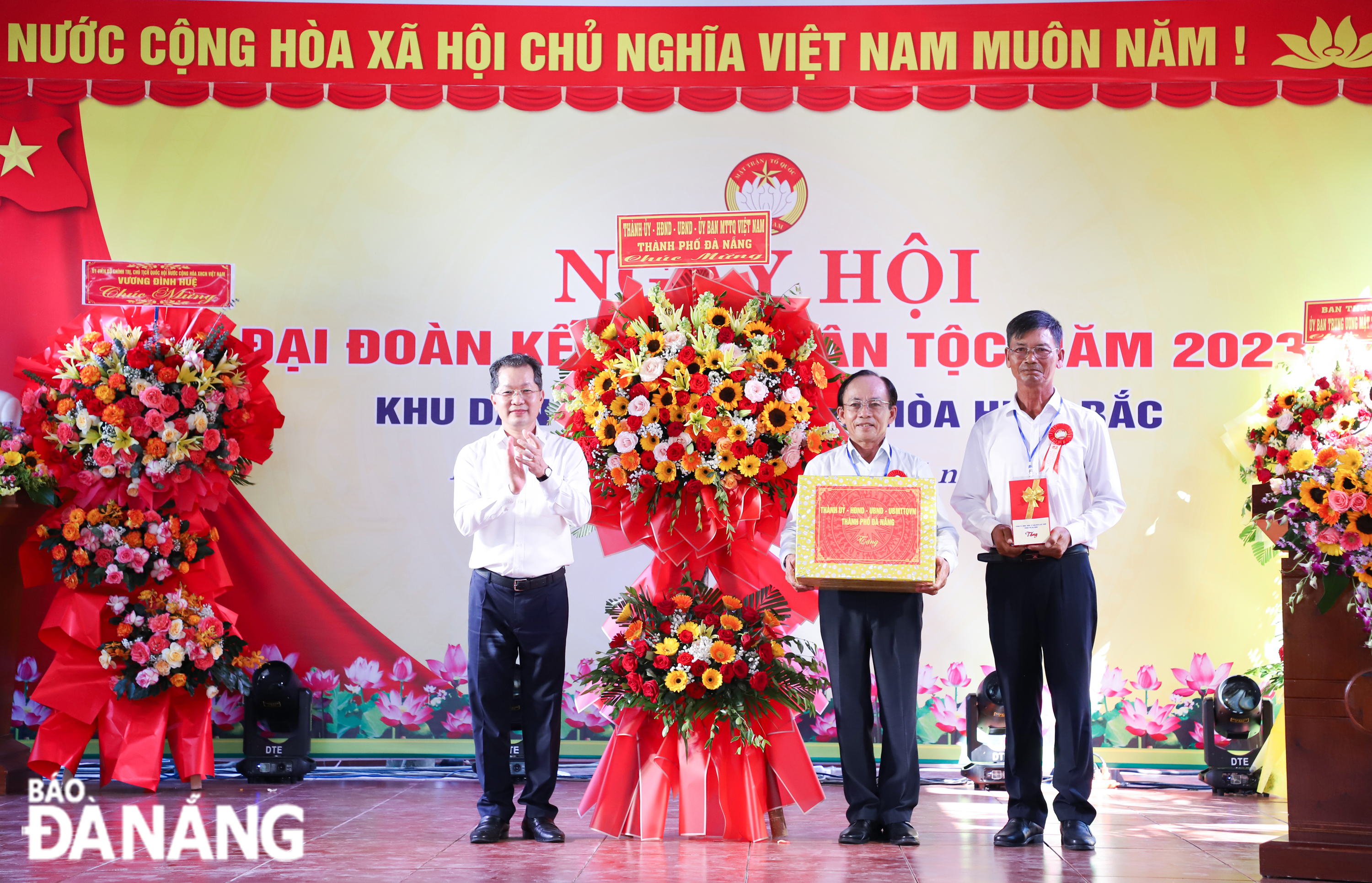 chu tich qh vuong dinh hue du ngay dai doan ket tai kdc 10 2