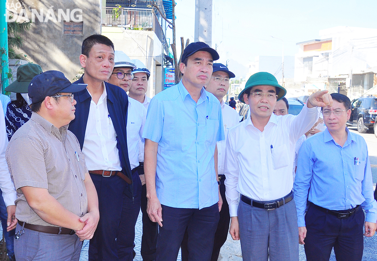 chu tich ubnd thanh pho kiem tra duong dt601