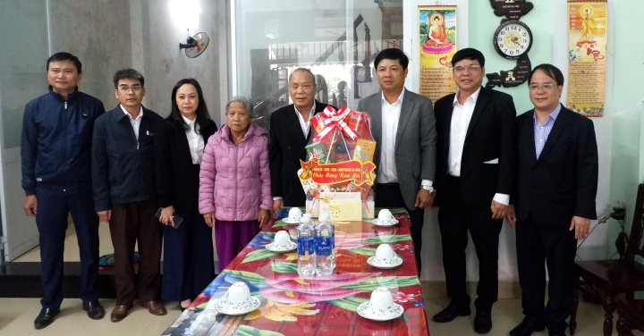 chuc tet gia dinh chinh sach xuan 2024 2