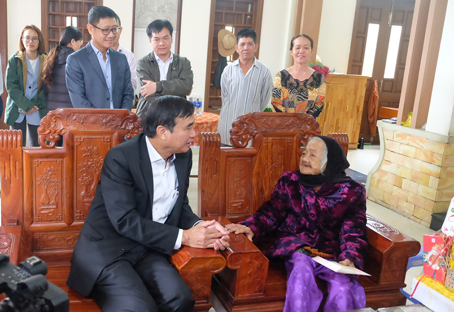 chuc tet gia dinh chinh sach xuan 2024 3