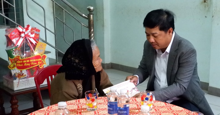 chuc tet gia dinh chinh sach xuan 2024