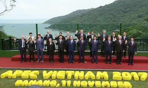 chup hinh chung apec