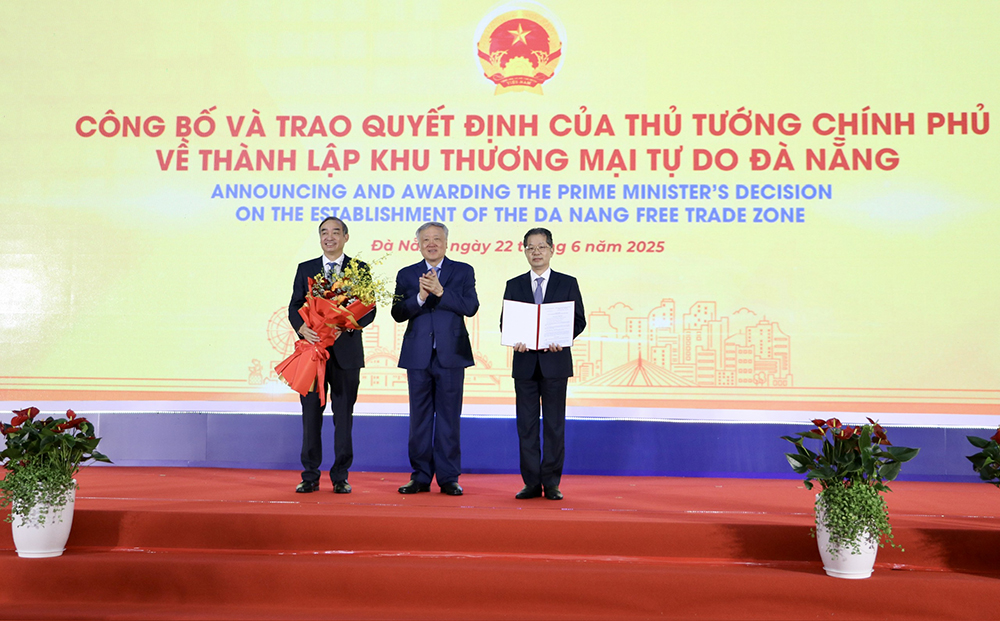 cong bo khu thuong mai tu do 2