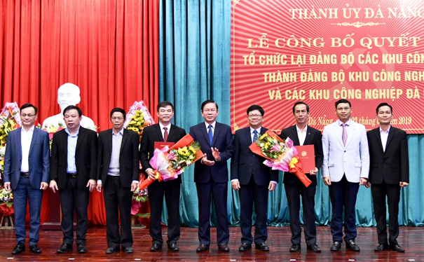 cong bo quyet dinh dang bo