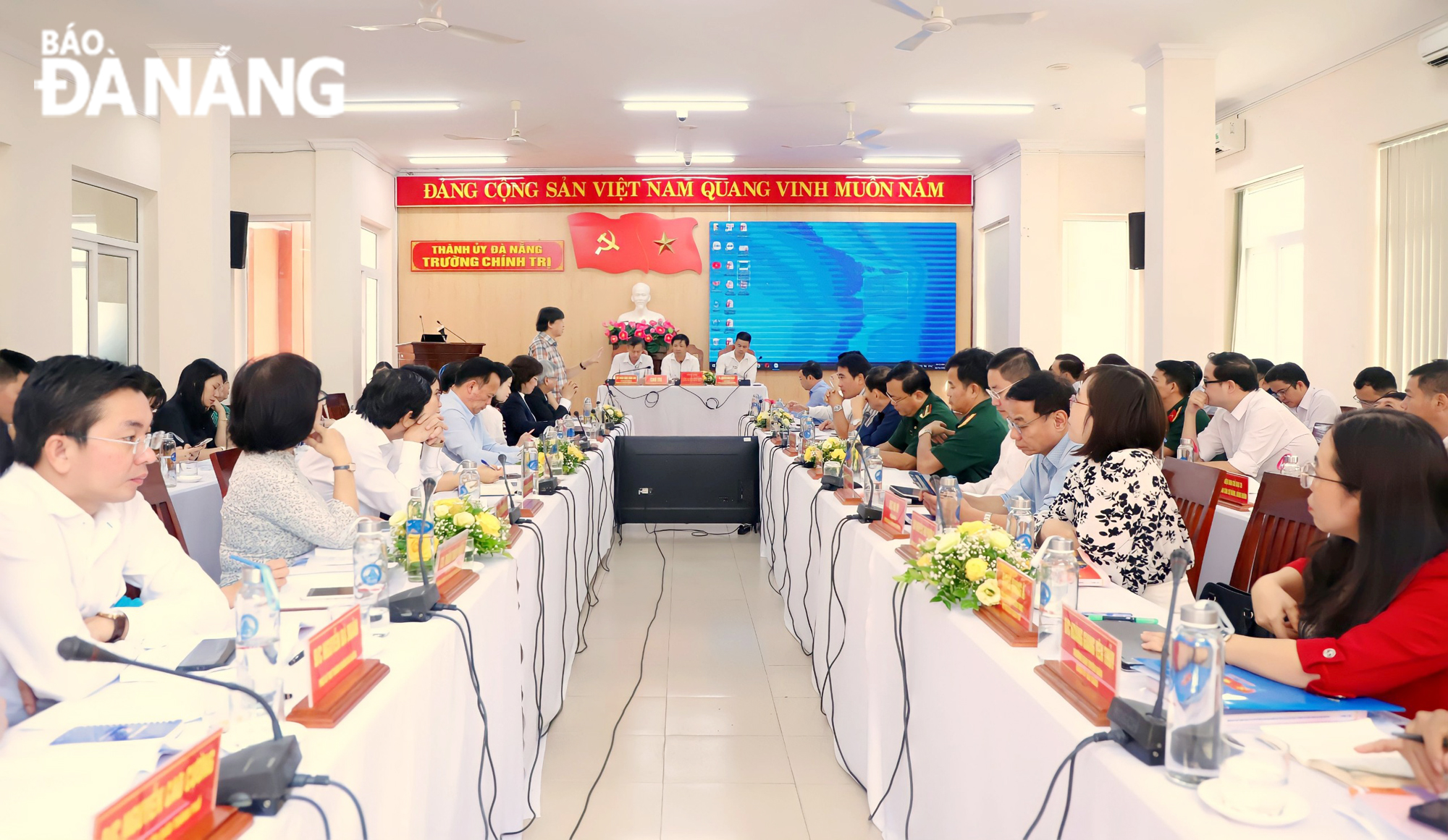cong tac tuyen truyen 2c giao duc nen tang tu tuong dang 2