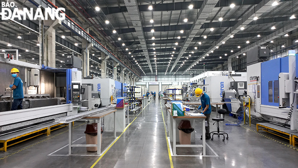 cong ty tnhh universal alloy corporation