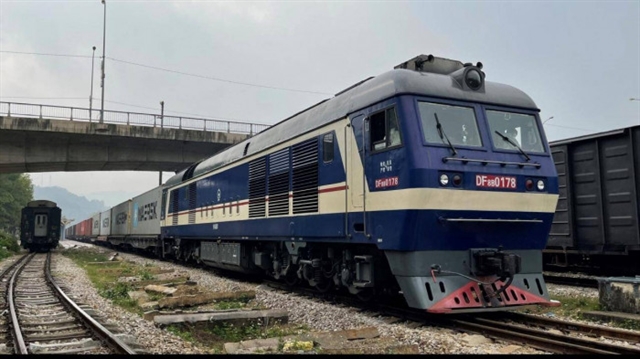 container train to europe departs from c4 90 e1 bb 93ng c4 90 c4 83ng station to chinese railways