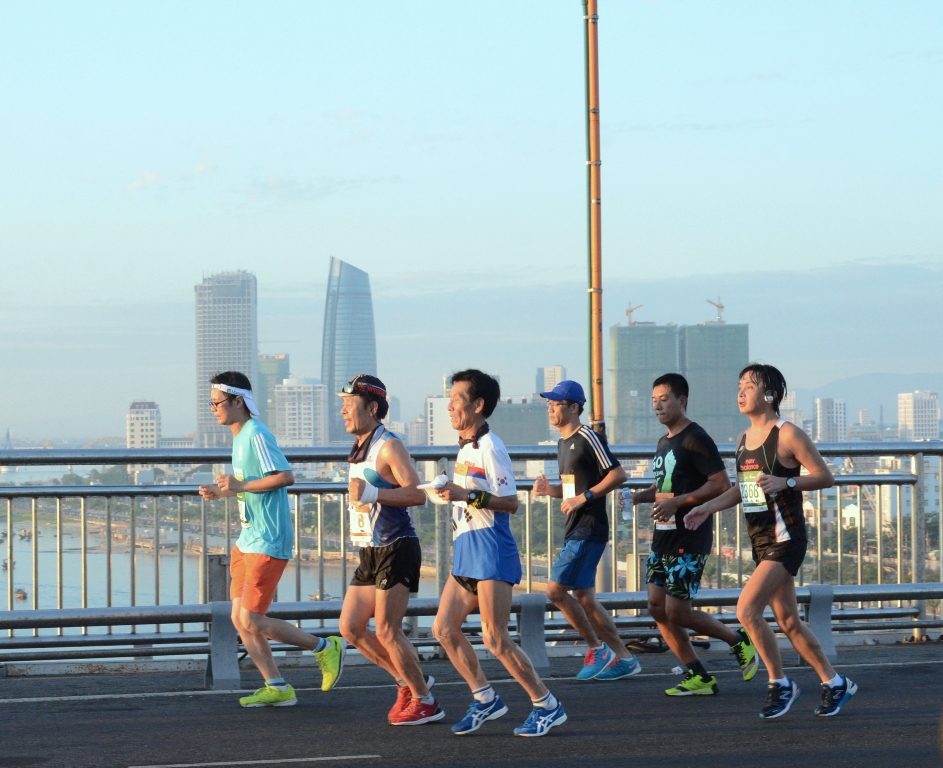 cuoc thi marathon quoc te 2017 2