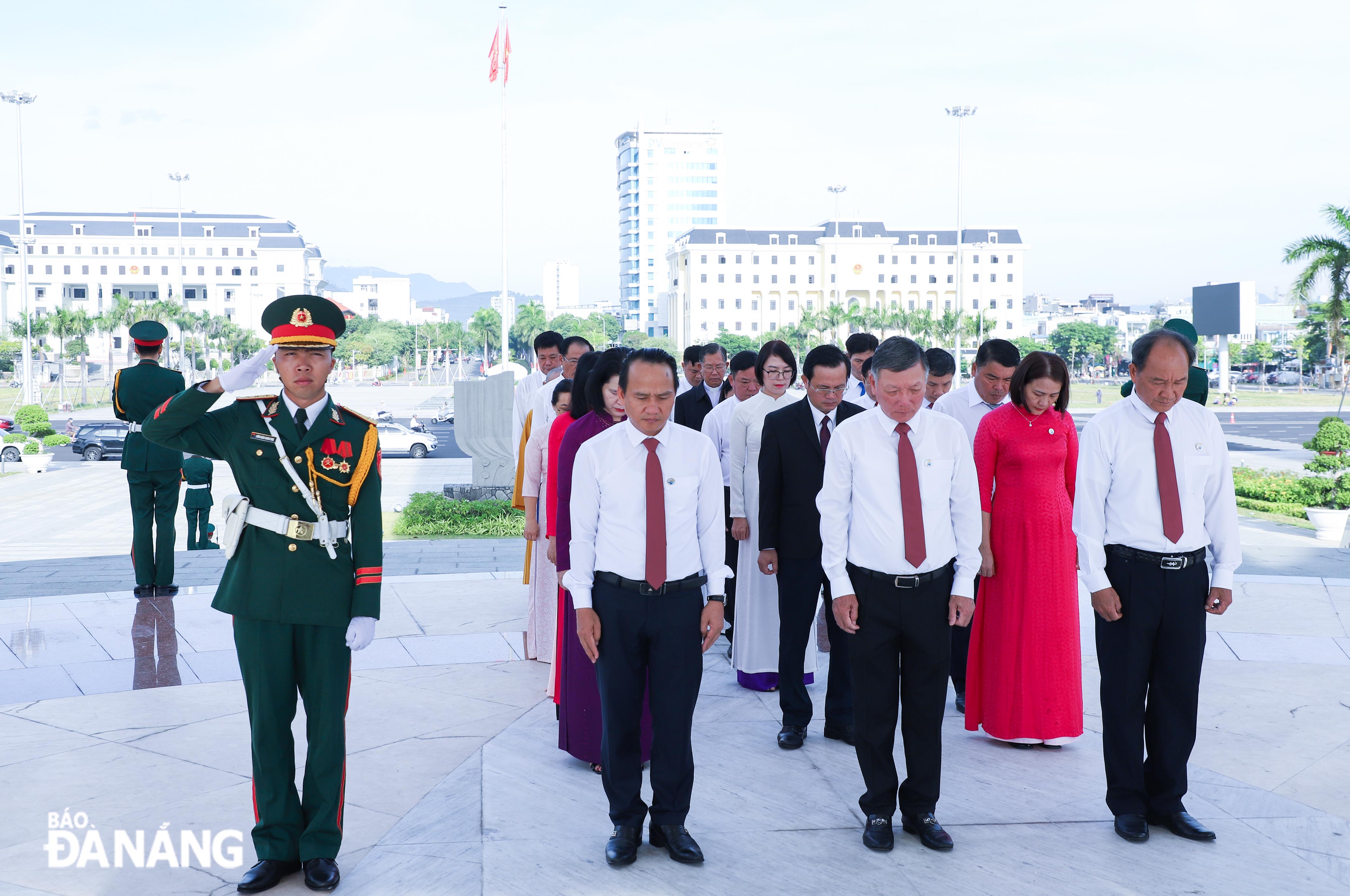 dai bieu mttqvn dang huong 1
