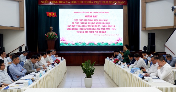 dai bieu quoc hoi lam viec voi dai hoc da nang