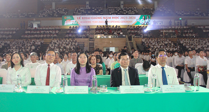 dai hoc dong a khai giang nam 2023