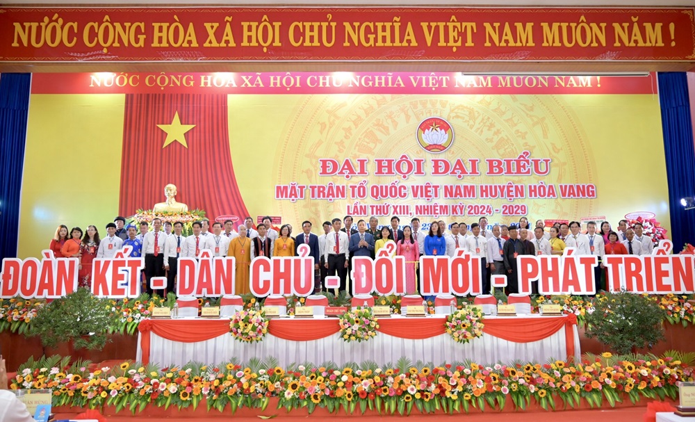 dai hoi mttqvn huyen hoa vang 2