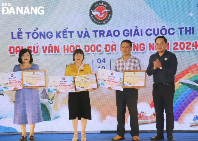 dai su van hoa doc 2024 2