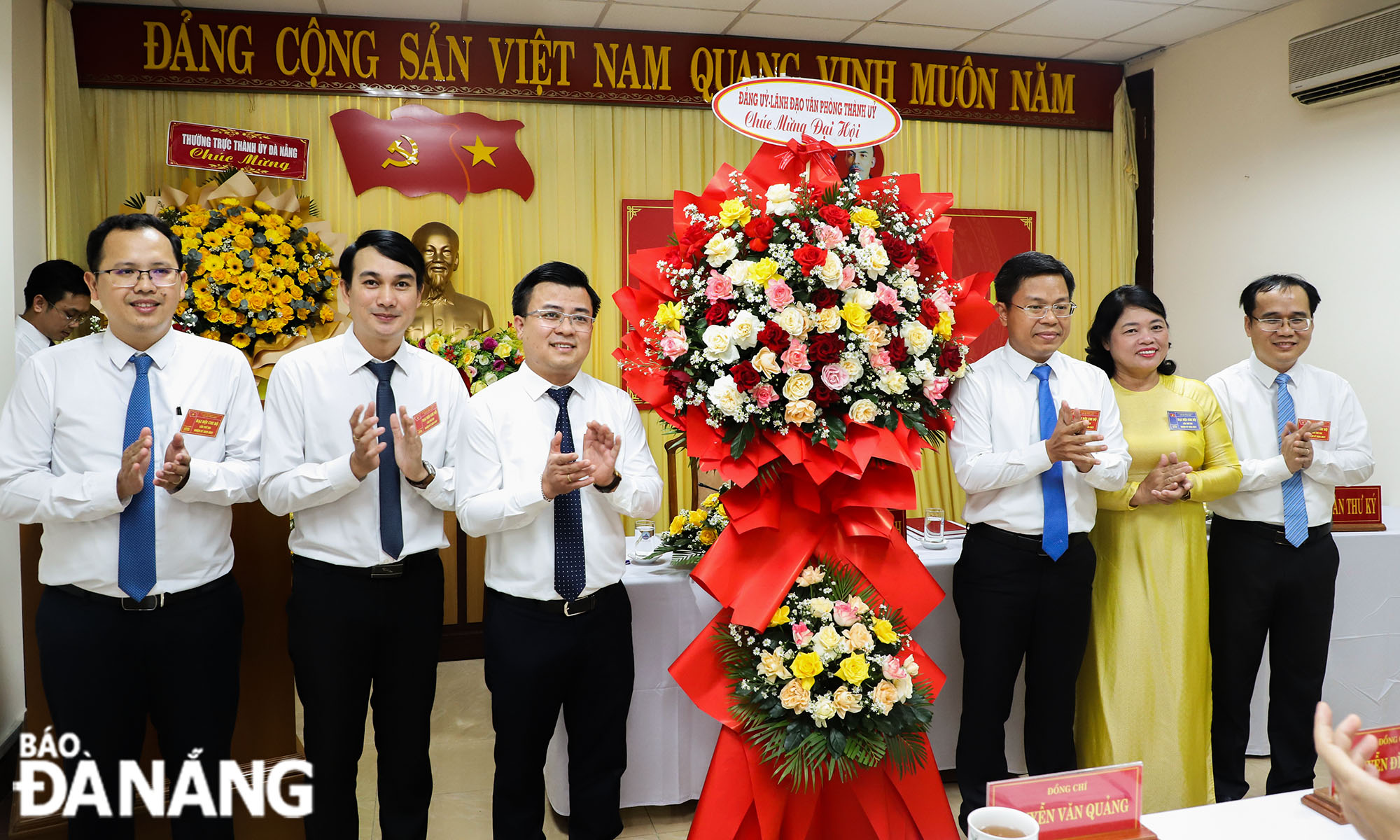 dang bo van phong thanh uy dai hoi lan thu 13 1