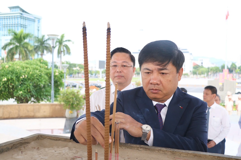 dang huong 180825 2