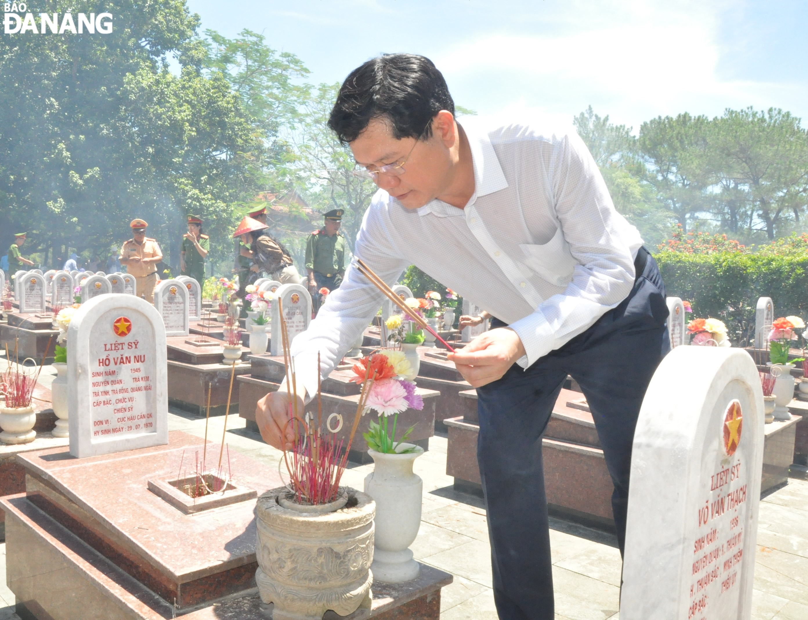 dang huong anh hung liet si tai quang tri 9