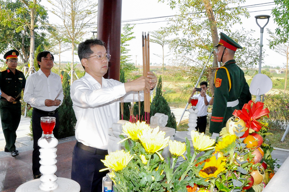 dang huong di tich lich su thoi chong phap 1