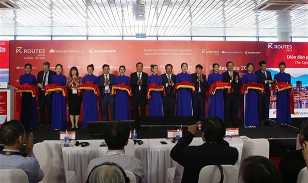 delegates cut the ribbons