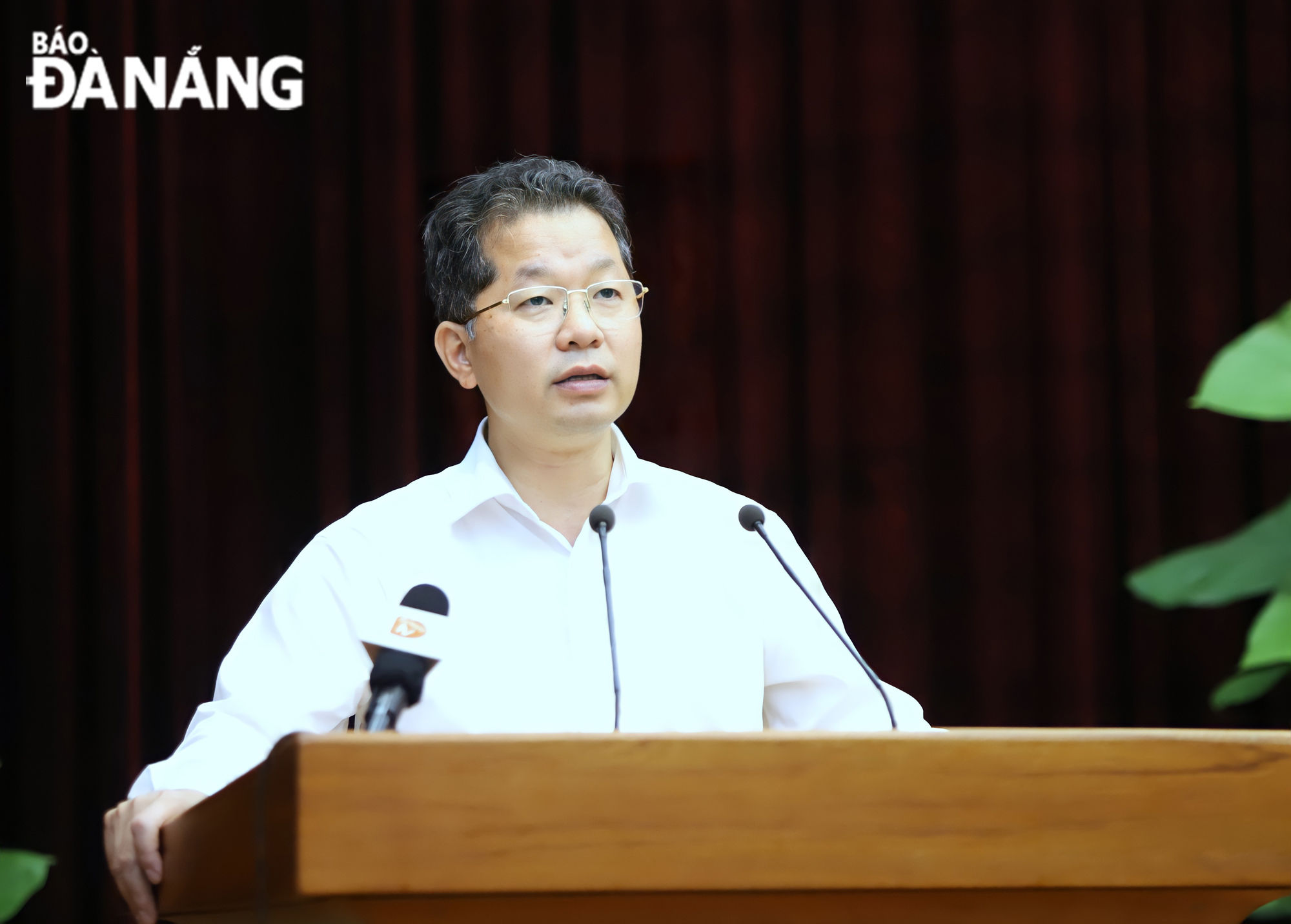 delivering his closing speech