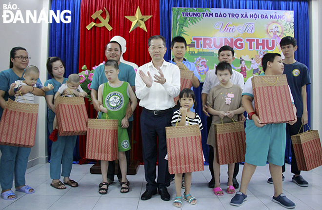 dem hoi trang ram 2023 4