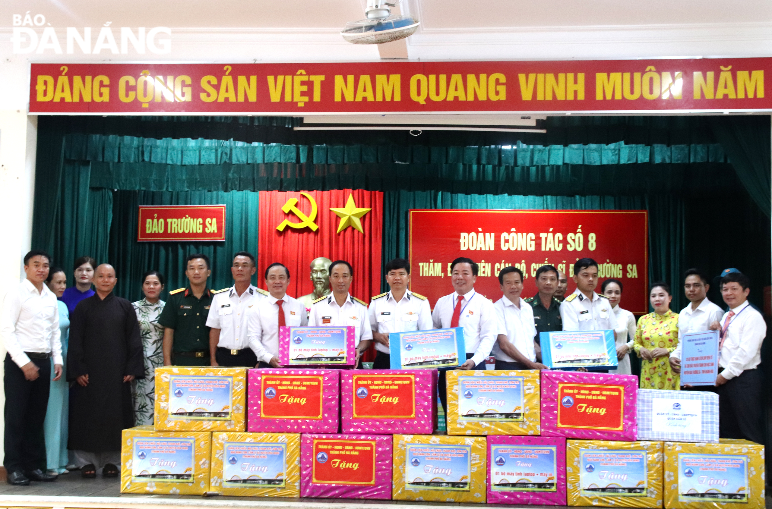 doan cong tac so 8 tham truong sa 10