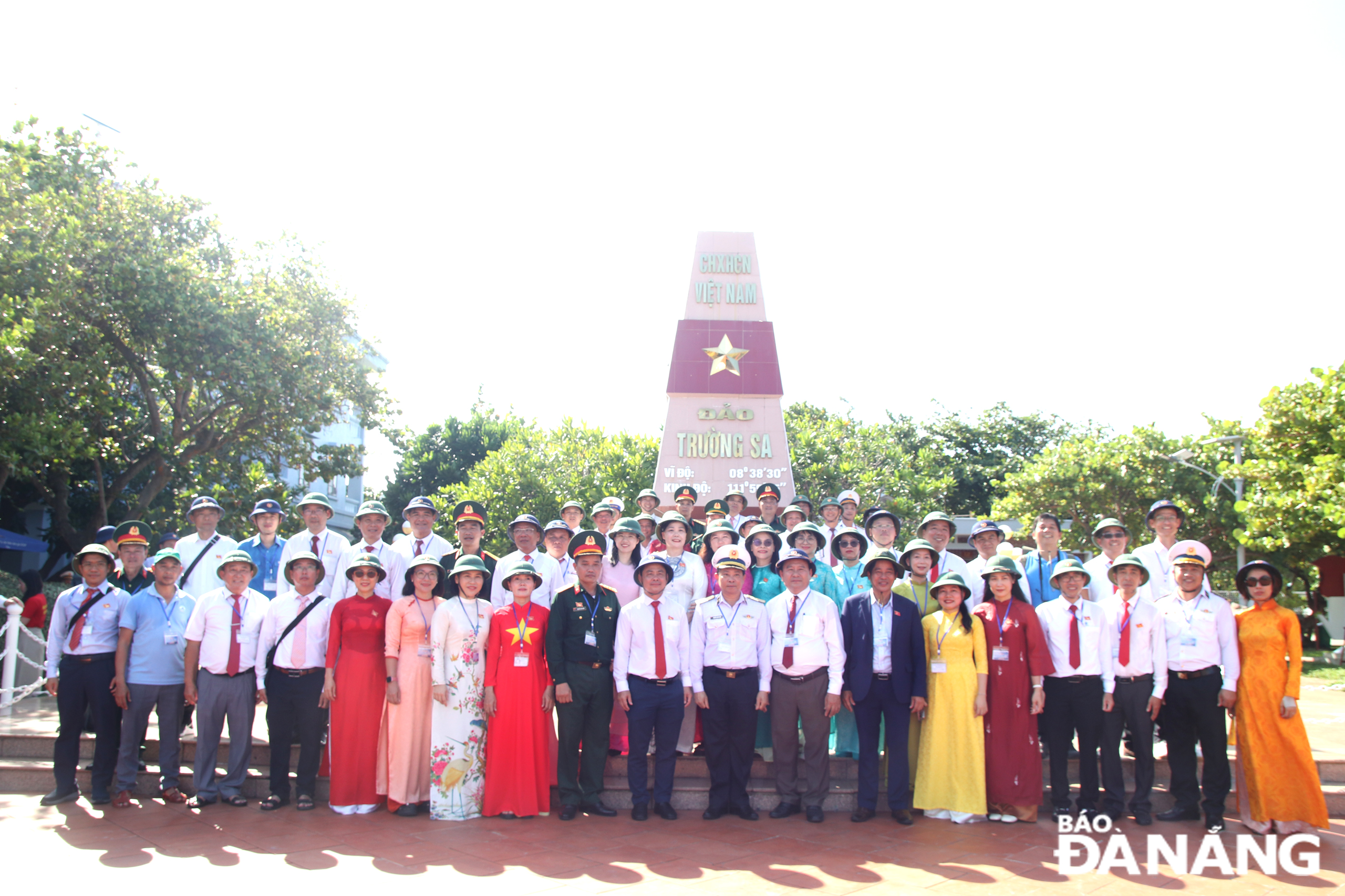 doan cong tac so 8 tham truong sa