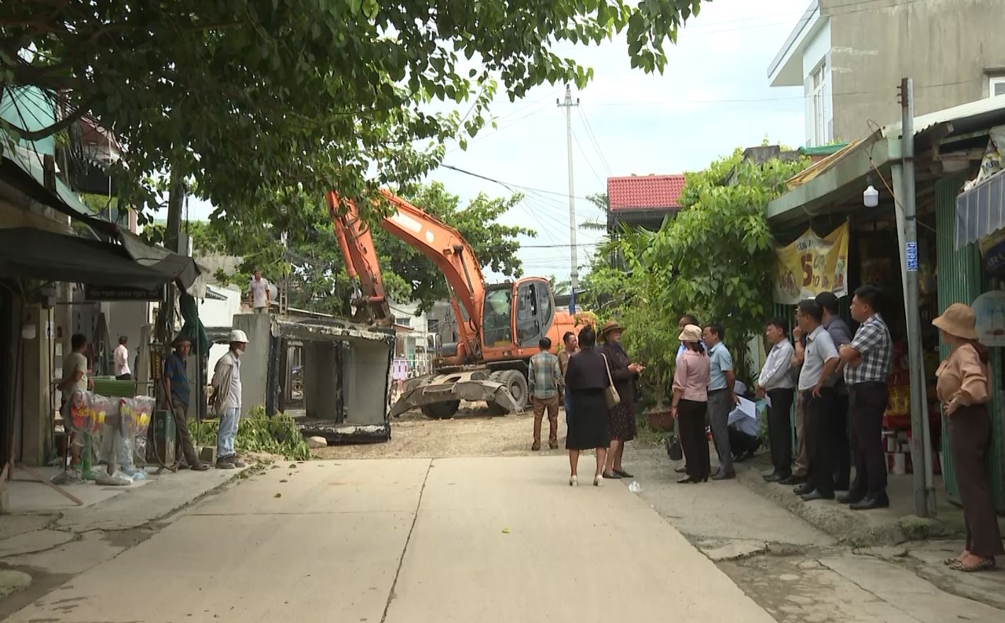 doan giam sat dan van thanh uy di thuc te 1