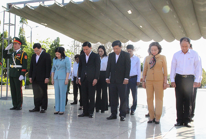 doan thanh hoa tham cac gia dinh bi anh huong mua bao