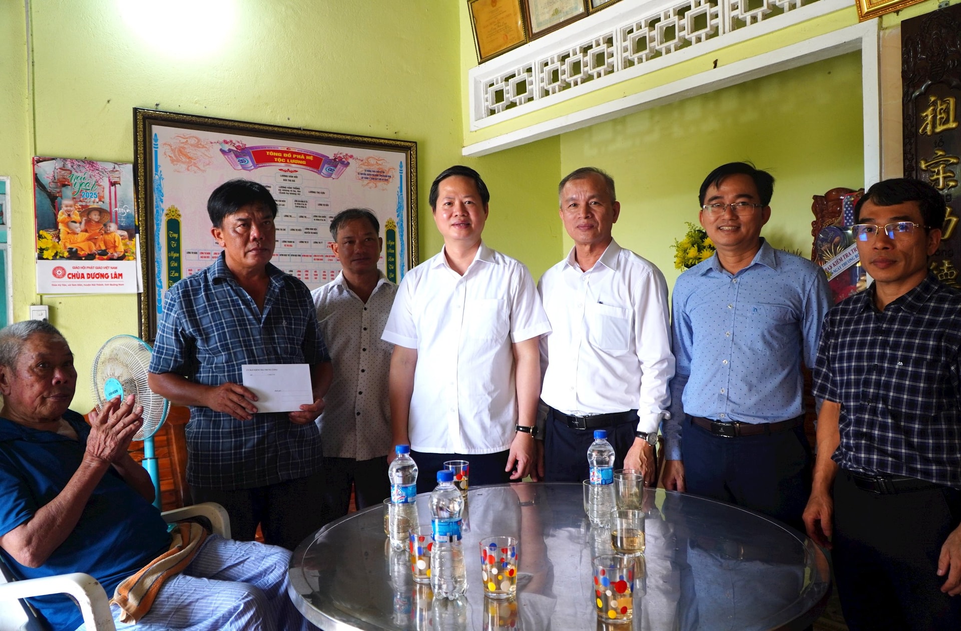 doan ub kiem tra tu tham gia dinh liet si 2025 10