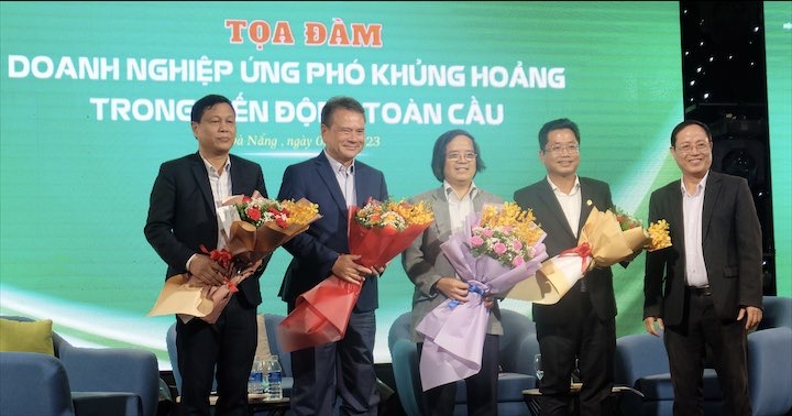 doanh nghiep ung pho khung hoang toan cau