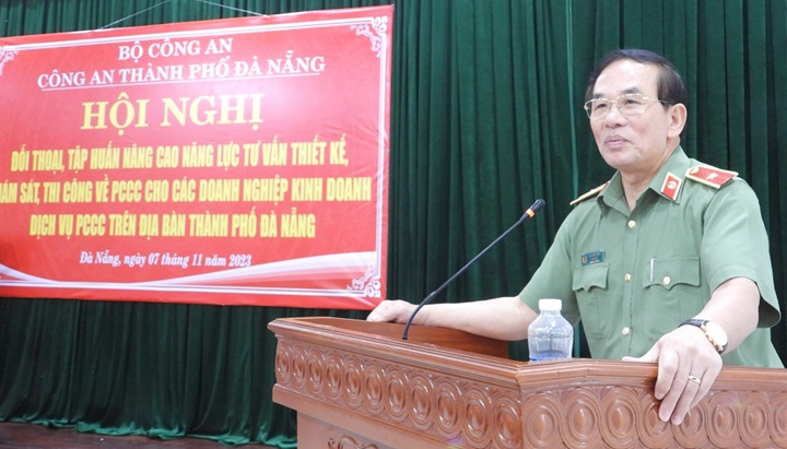 doi thoai voi doanh nghiep kinh doanh dich vu pccc 1