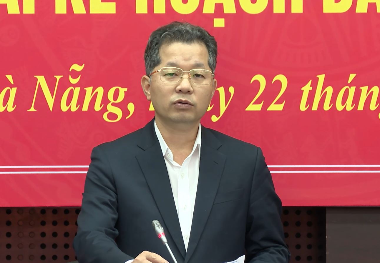 dong chi nguyen van quang phat bieu