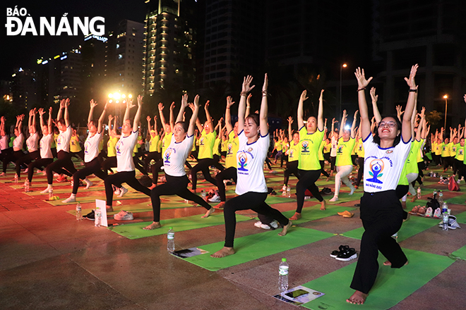 dong dien yoga 2023 2